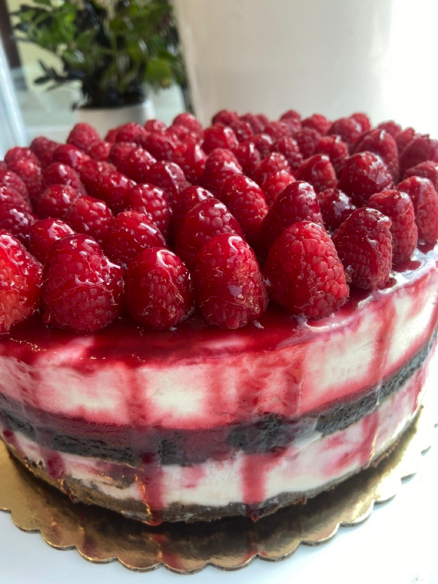 Raspberry cheesecake ice cream cake